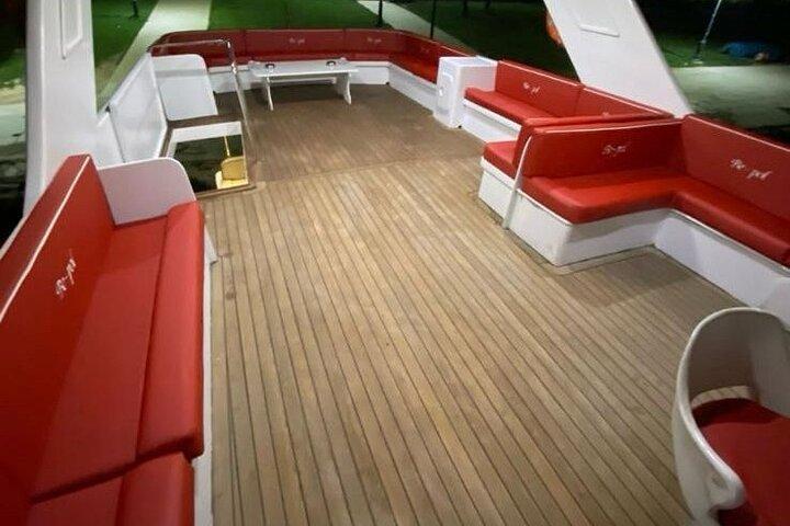 Hourly Exclusive Private Yacht in Bosphorus