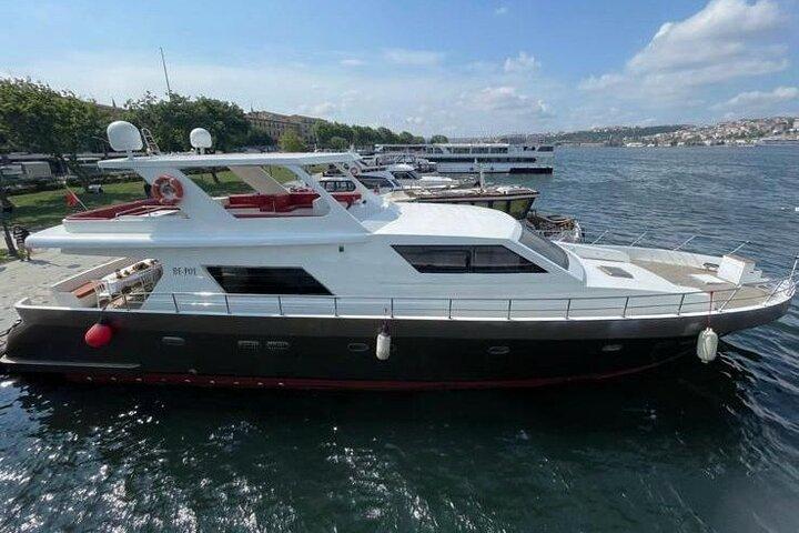 Hourly Exclusive Private Yacht in Bosphorus