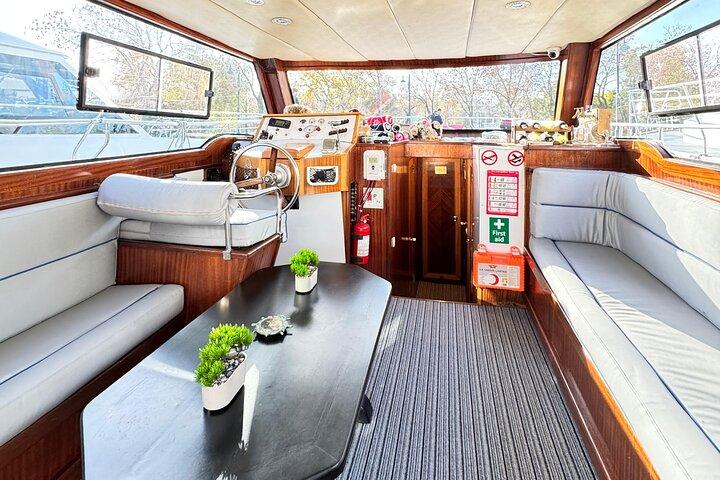 Hourly Exclusive Private Yacht in Bosphorus