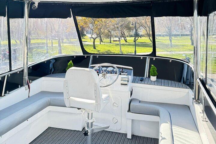 Hourly Exclusive Private Yacht in Bosphorus