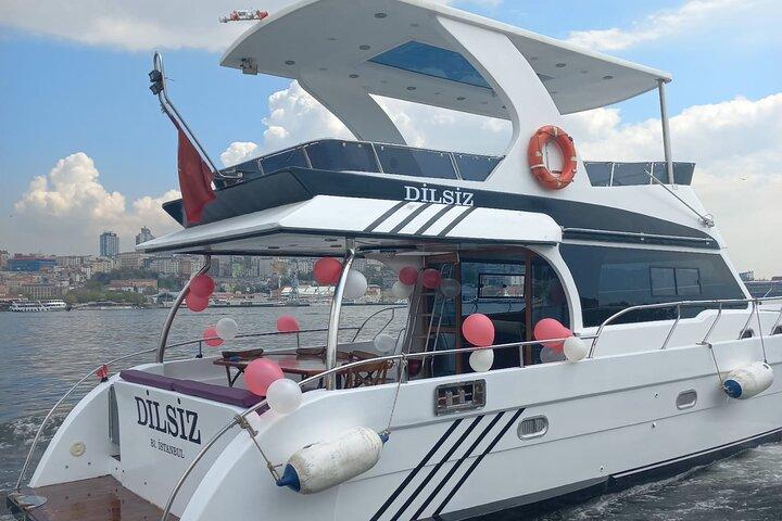 Hourly Exclusive Private Yacht in Bosphorus