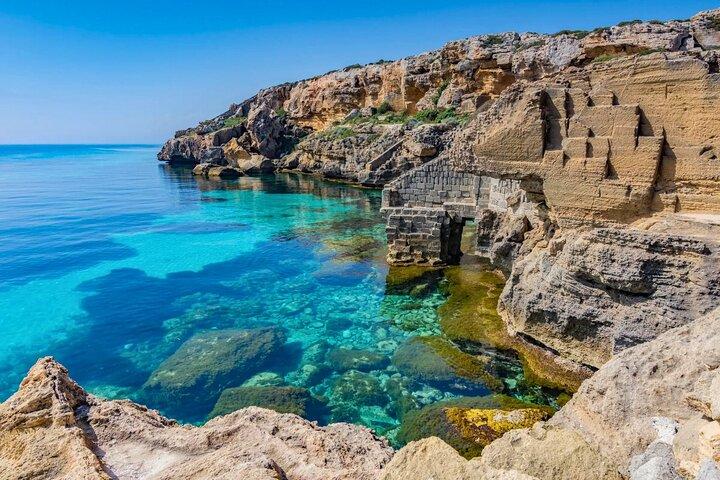 Tour Egadi Islands Favignana Levanzo med båd med frokost fra Trapani