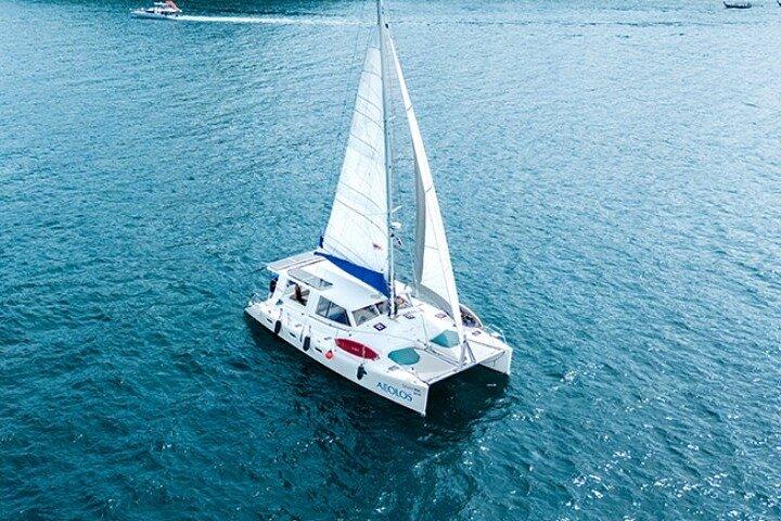 Phuket: Aeolos Catamaran tur til Coral & Racha øerne + Frokost