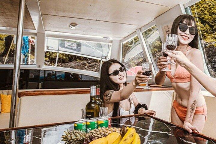 プーケット: アイオロス・カタマラン珊瑚＆ラチャ諸島ツアー＋ランチ
