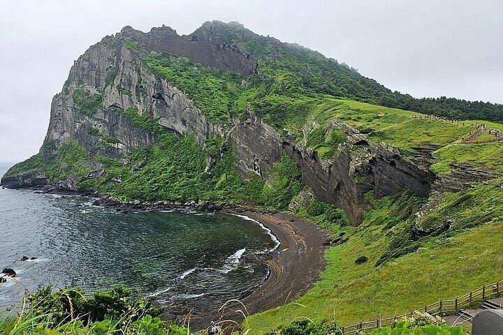 Jeju's Eastern Tour with Haenyeo Show, Cave, Tangerines