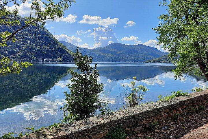 Passeio guiado de motocicleta de 1 dia no Lago Lecco e Valsassina