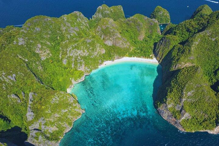 Phi Phi Islands & James Bond Island by Sawanu Speedboat