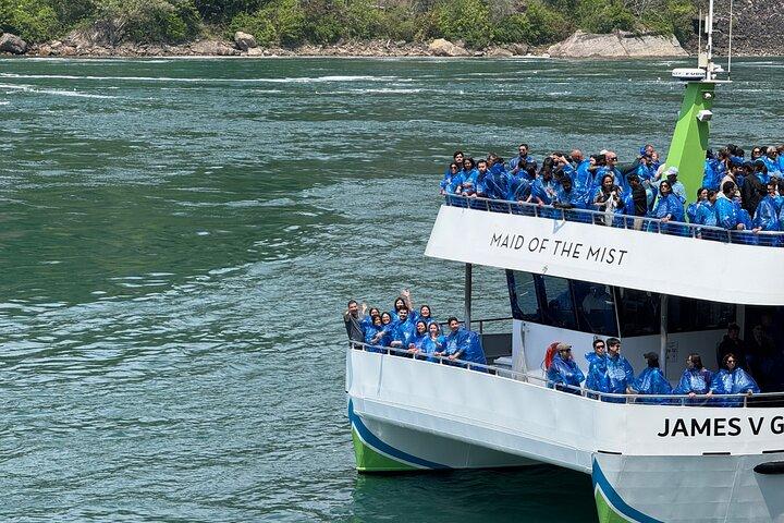 Cataratas del Niágara, lado USA : Paseo en barco Maid of the Mist, recorrido a pie