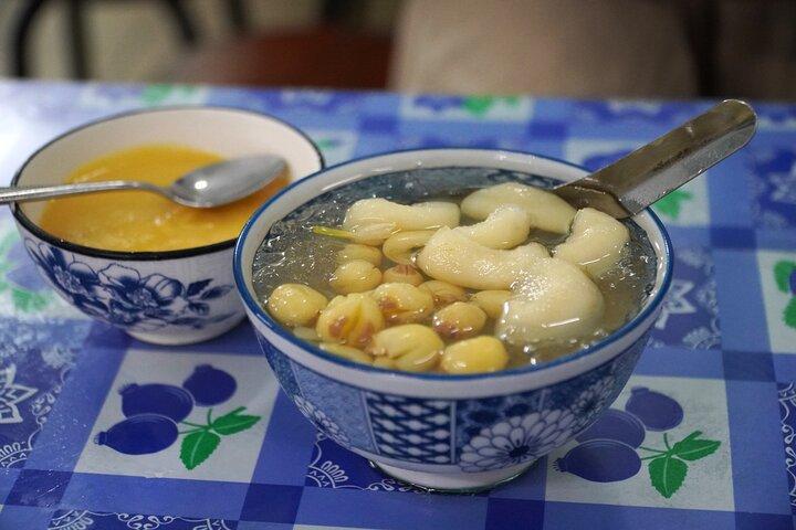 Saigon Michelin Food Tour em scooter com cavaleira | KissTour