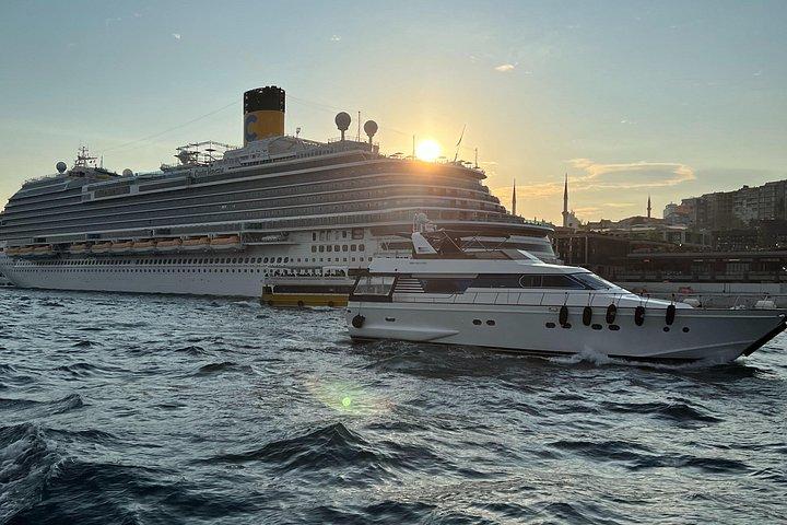 Istanbul Private Shore Excursion: City Highlights by Luxury Van
