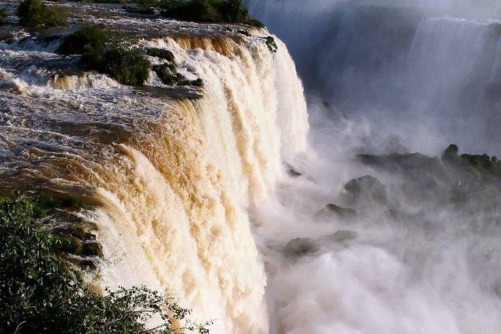 Victoria Falls Guided Walk to 16 Iconic Viewpoints.