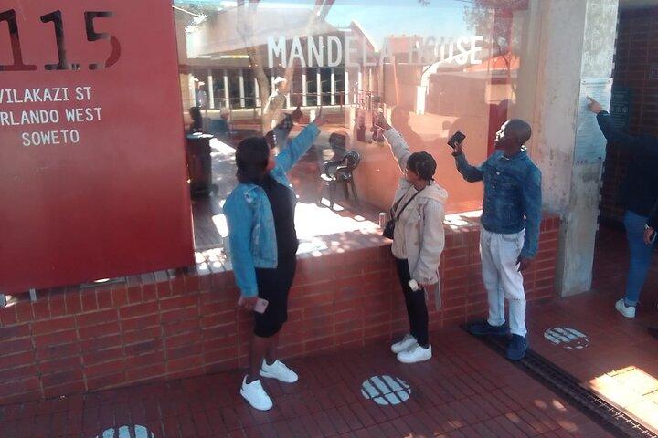 Mandela House Soweto Apartheid Museum Joburg, Colina Constitucional