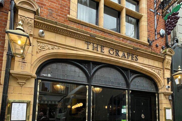 Oxford's Historic Pubs: A Self-Guided Walking Tour