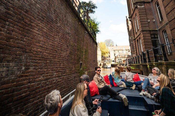 Amsterdam Canal Cruise with Two drinks - Red Light District
