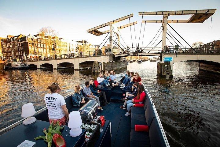 Amsterdam Sunset Canal Cruise med live guide og åben bar