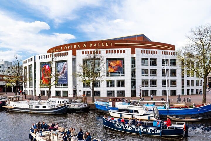 Amsterdam Canal Cruise with Live Guide and Two Drinks