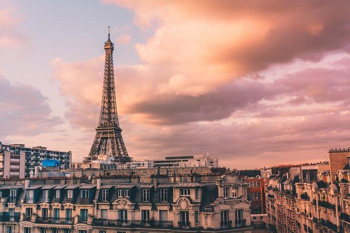 Utforska Paris i en Vintage Van