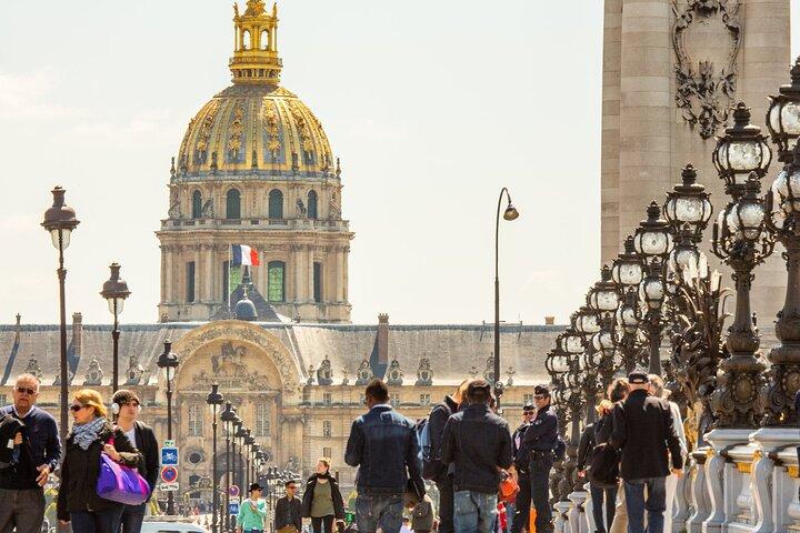 Utforska Paris i en Vintage Van