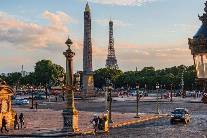 Utforska Paris i en Vintage Van