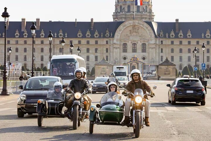 Paris: Private Vintage Sidecar Tour with Pick-Up at your Hotel