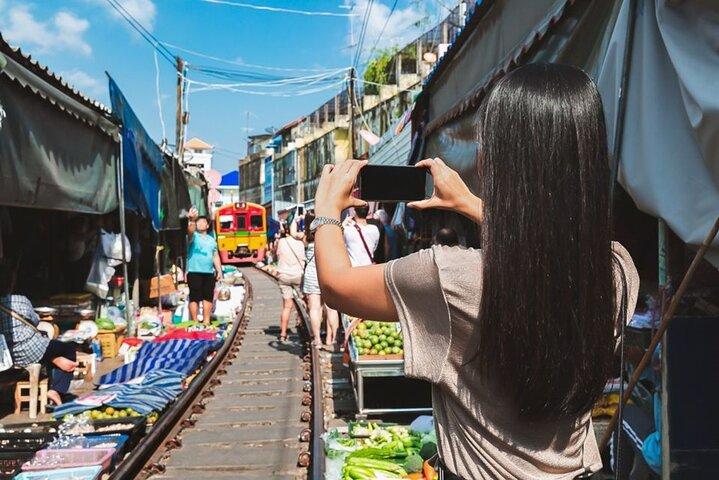 Excursão em grupo por Bangkok Floating and Railway Market