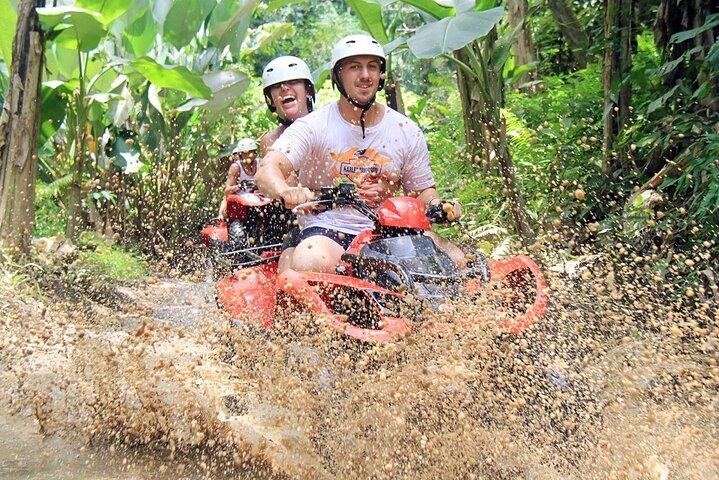 Bali：ATVライドアドベンチャーと水上ラフティング体験