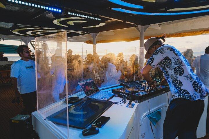 Krabi Hong Islands Sunset Party Catamaran Cruise
