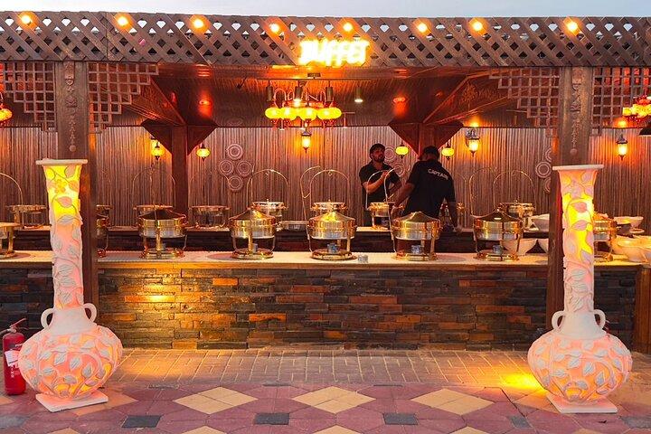 ドバイ砂漠サファリ＆BBQディナー＆ラクダ乗り＆ライブショー