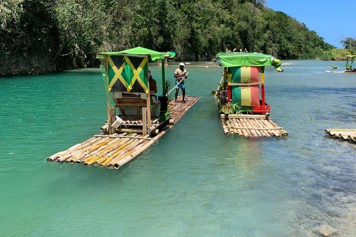 Bamboe Raften en Paardrijden op het strand in Ocho Rios