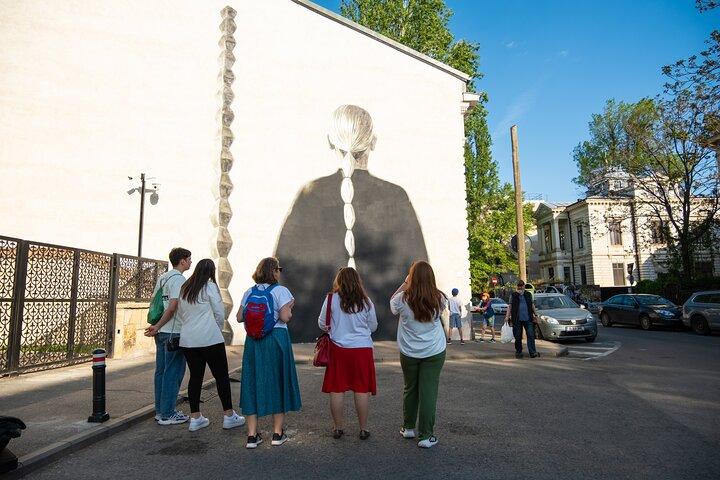 Walking Tour of Alternativ Bukarest-Morning Street konsttur