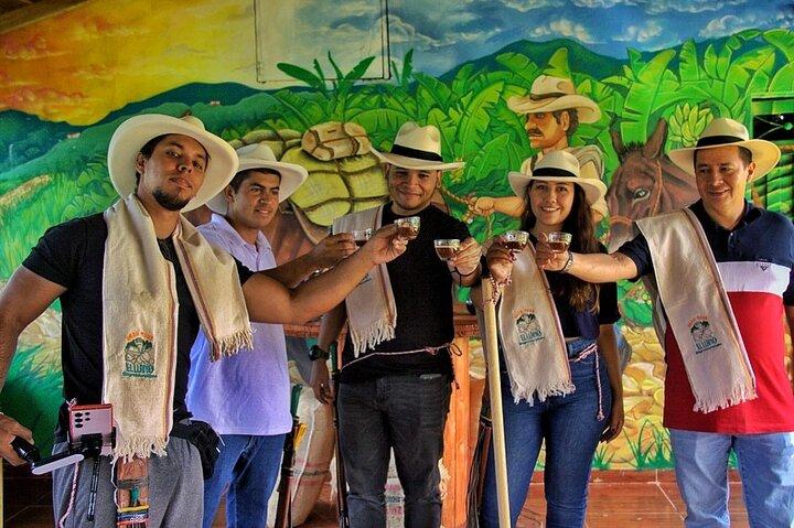 Medellín: Coffee & Fruit Farm Tour | Paisa Lunch & Free Souvenir