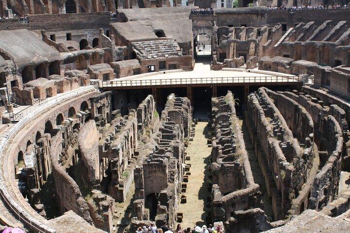 Tour per piccoli gruppi del Colosseo, Foro, Palatino - tutto incluso