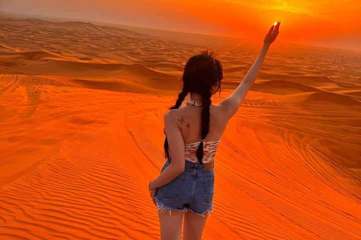 Vip Red Dune Safari met 4x4 Pick / Drop, CamelRide, BBQ Diner, shows