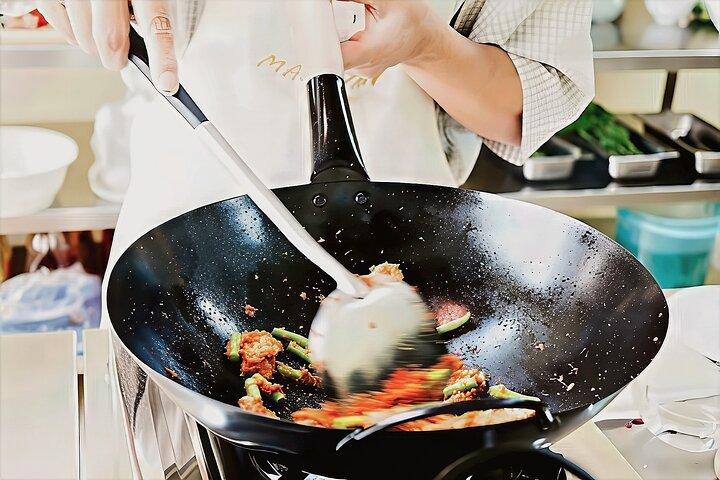 Thai Cooking Class med Market Visit af Maliwan