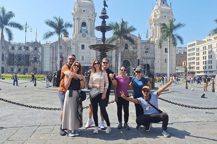 Explora Centro Histórico de Miraflores y Catacumbas