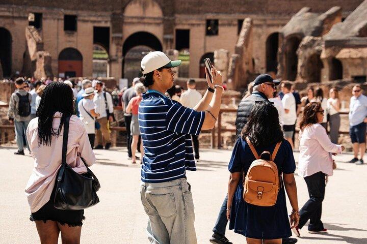 Gladiatori & santi: Tour dell'Arena del Colosseo e della Prigione di San Pietro