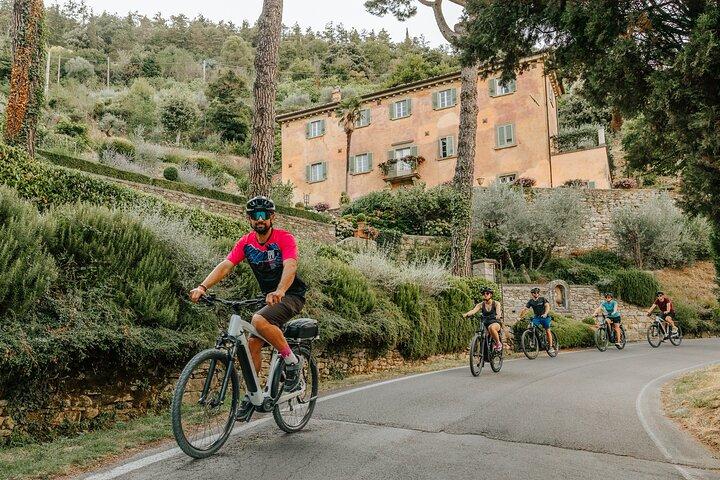 Cortona - サンセットeバイクで村を巡る + ピザの試食