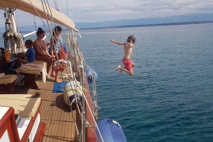 Zadar : Croisière en bateau en bois avec plateau de Dalmatie