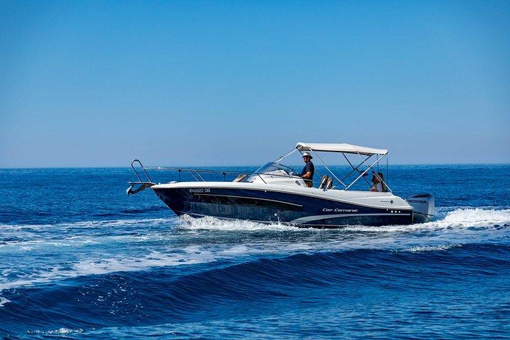スキッパーでボートを借りて海沿いのドゥブロヴニクを探索