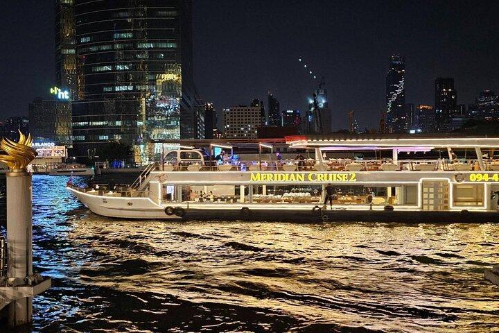 Chao Phraya River Meridian Dinner Buffet Cruzeiro