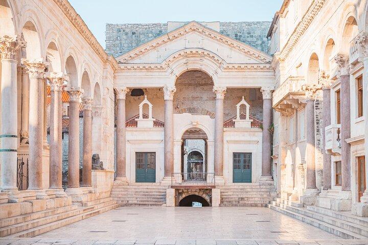 Privat transfer fra Venedig til Split med 2h Sightseeing Stop