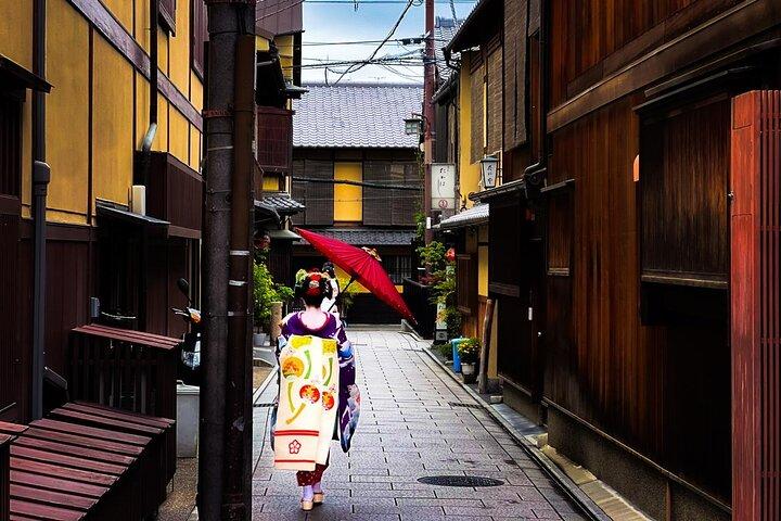 京都： 祇園と芸者地区散策ツアー
