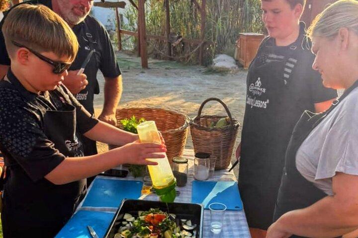 Cours de cuisine Dîner au coucher du soleil et visite à Paros Farm
