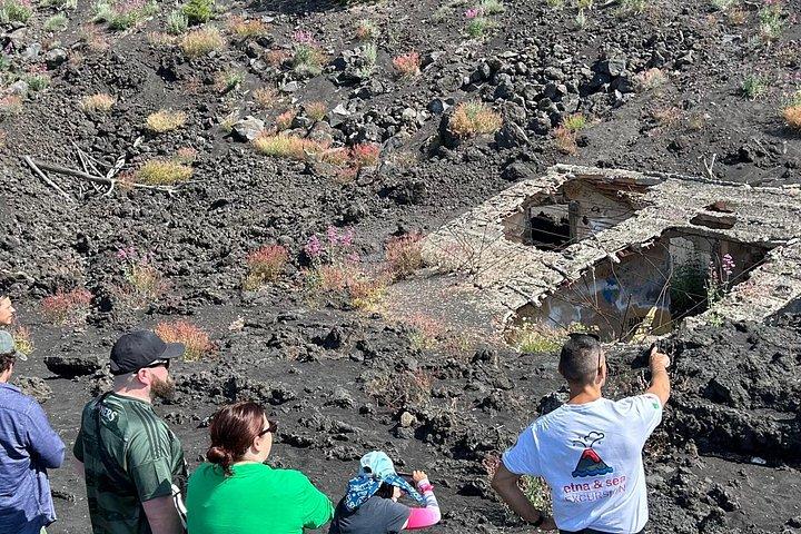 Catania: Tour Matinal Etna, Caverna de Lava em Jeep e Van