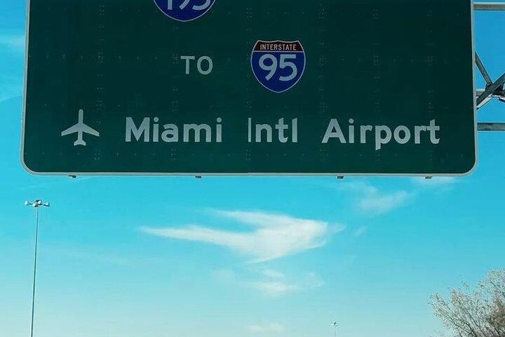 MIA空港またはマイアミのホテルからのプライベートクルーズ港送迎