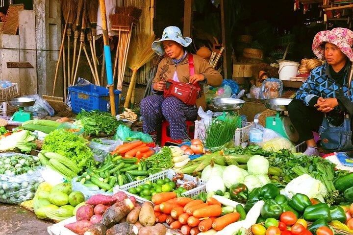 Excursão ao mercado local de Phsar Leu Thom Thmey