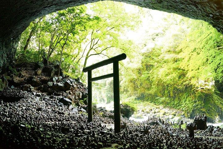 福岡から高千穂渓谷ツアー 白川湧水、神社