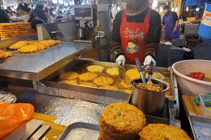 Seoul Private Nacht Tour : Königspalast & 5 Street Food Tastings