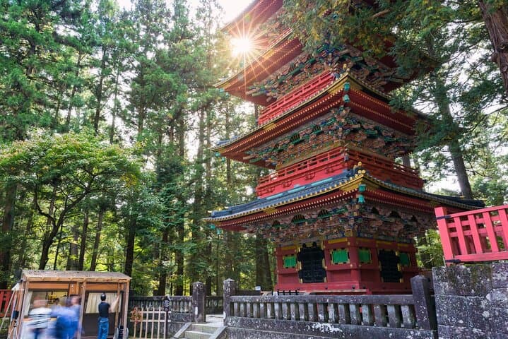 Tokyo Nikko Day Trip: Toshogu Shrine, Lake Chuzenji & Kegon Falls
