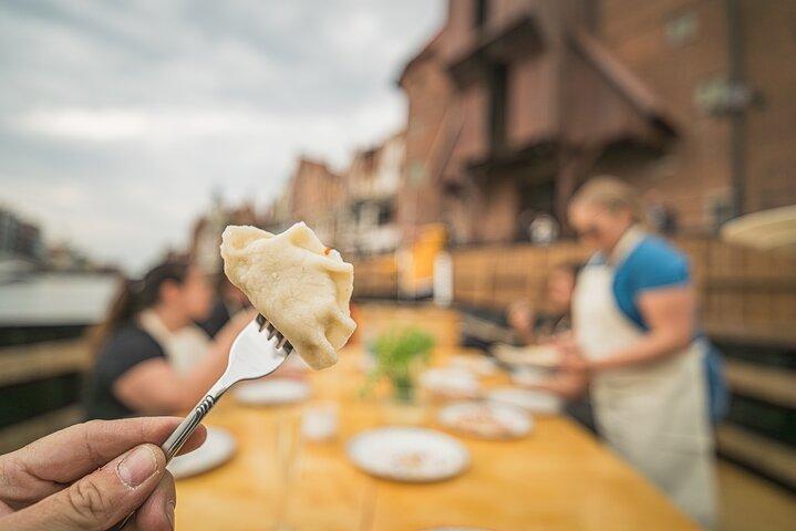 料理クルーズピエロギ・テイスティング・モトワヴァ